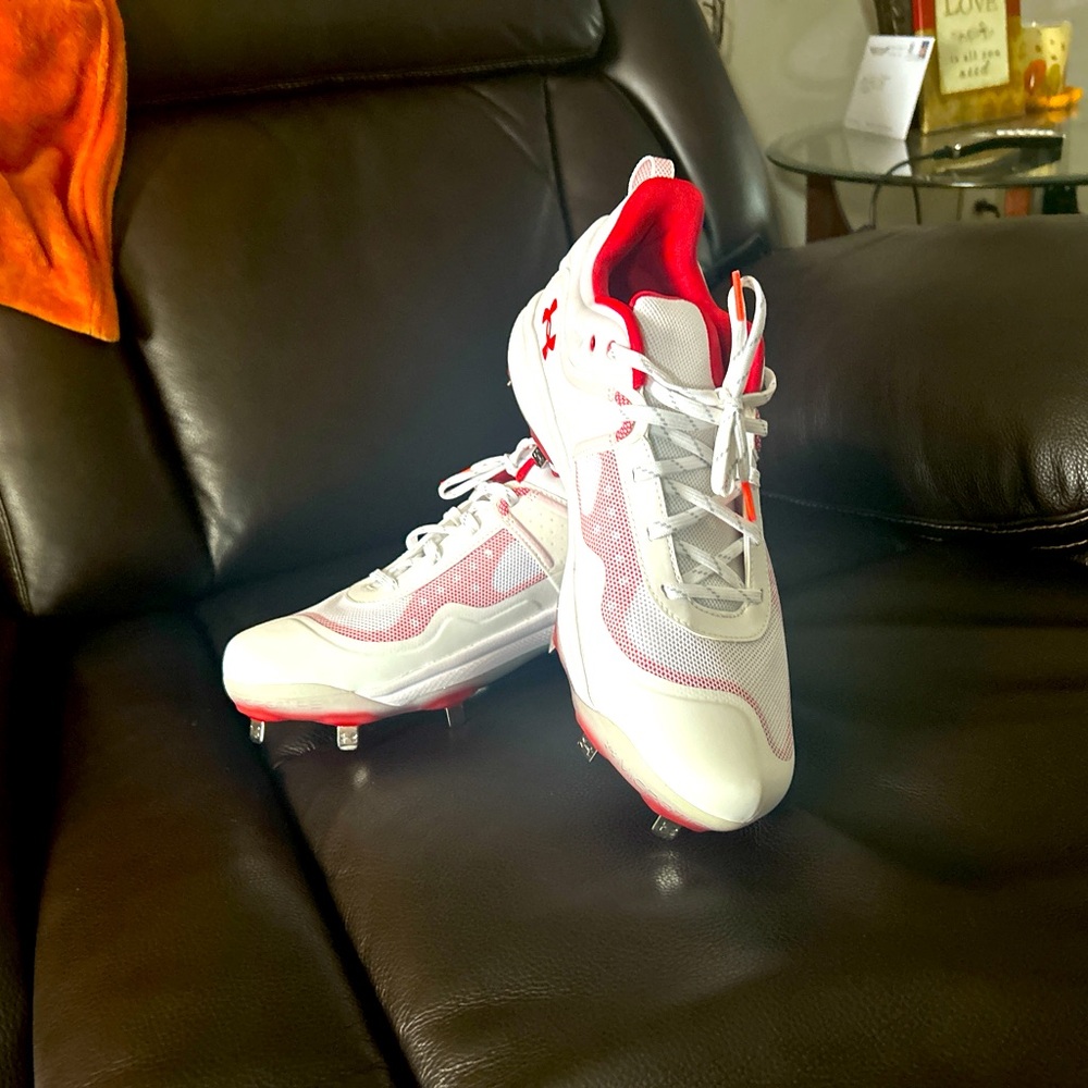 White and Red Under Armour Women’s Glyde Softball Cleats